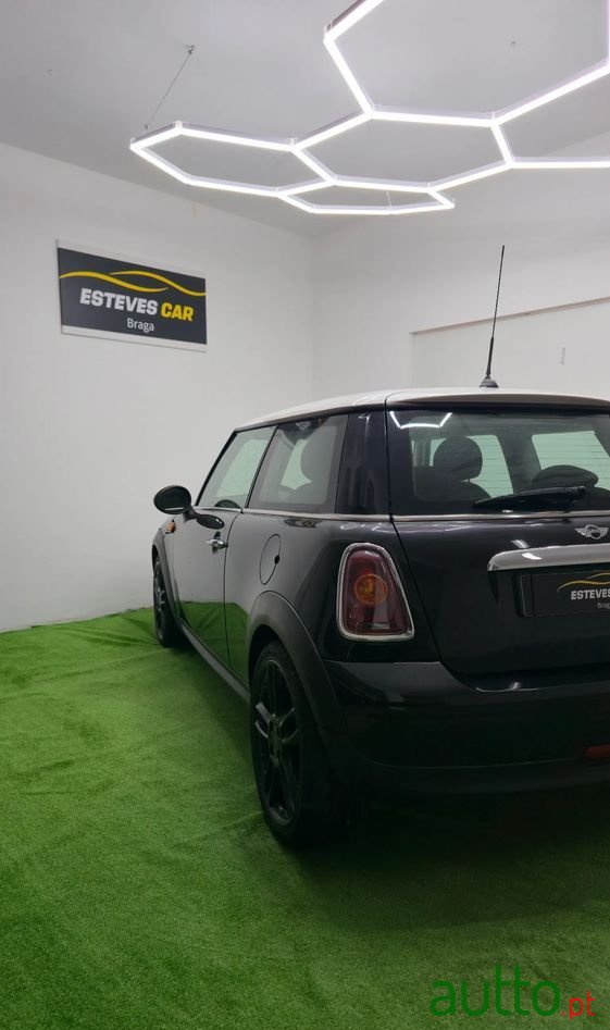 2010' MINI Cooper D 3 Portas photo #5