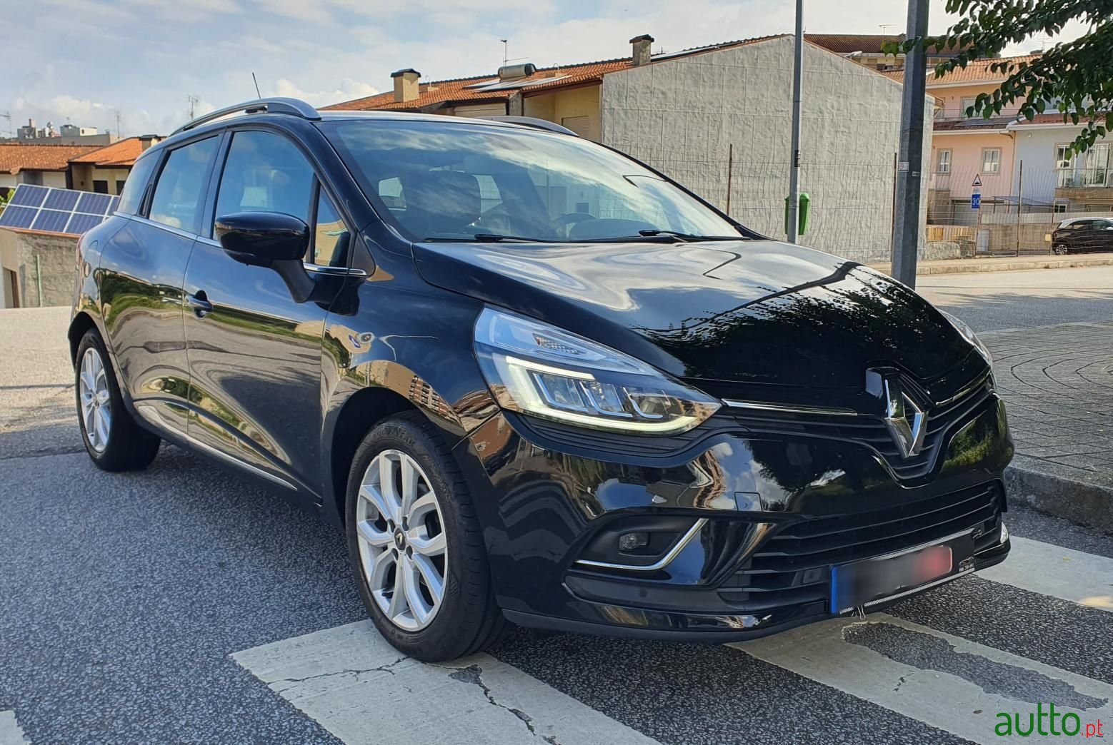 2018' Renault Clio Sport Tourer photo #2