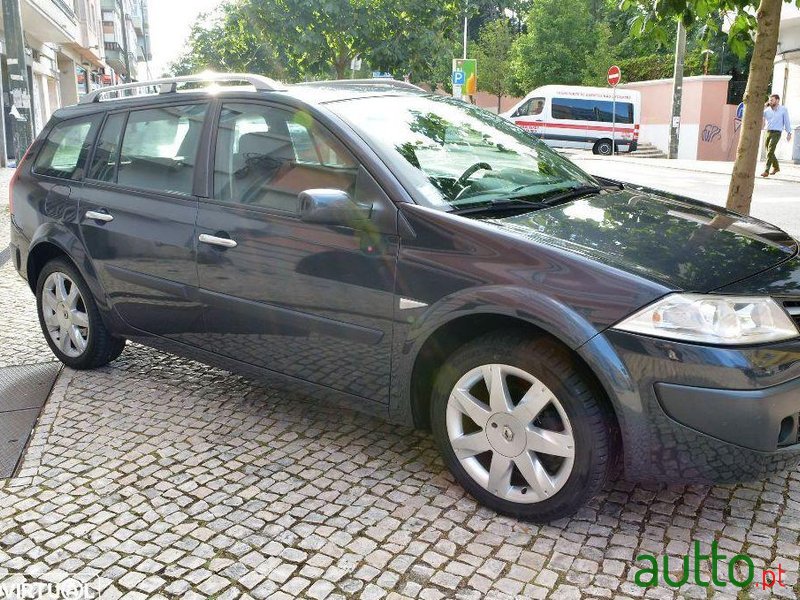 2008' Renault Megane Break photo #1