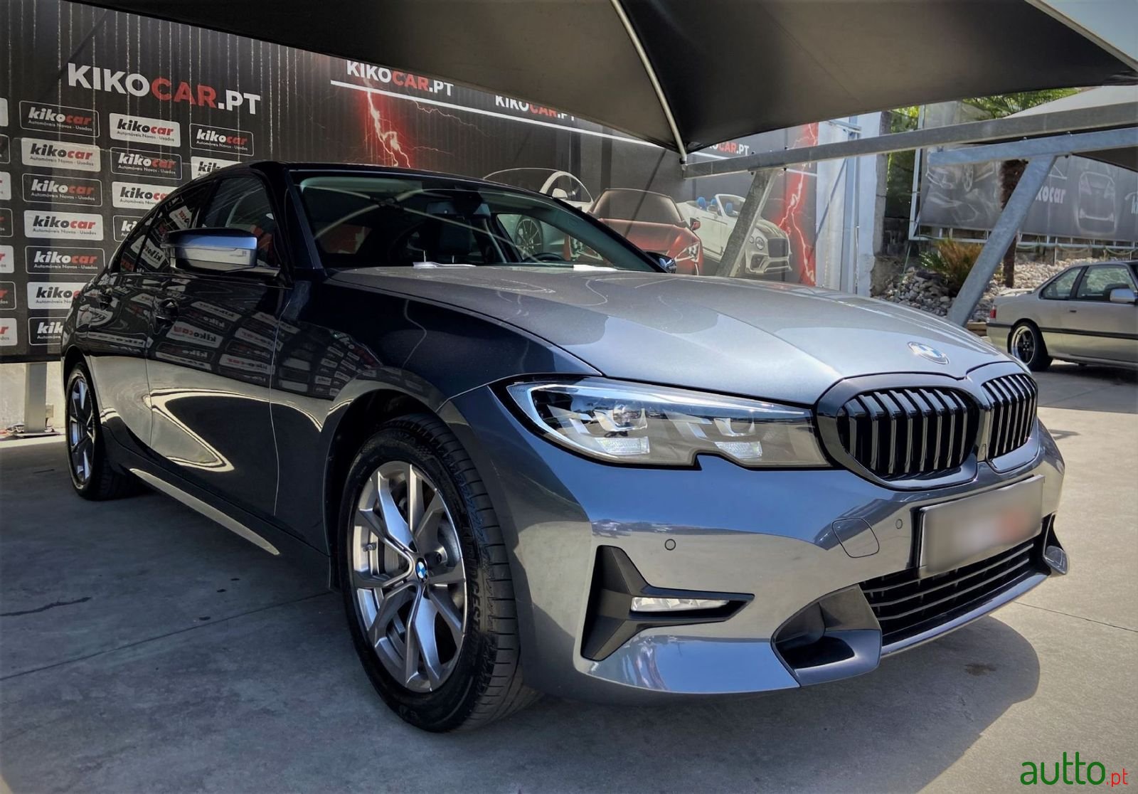 2021' BMW 330 photo #1