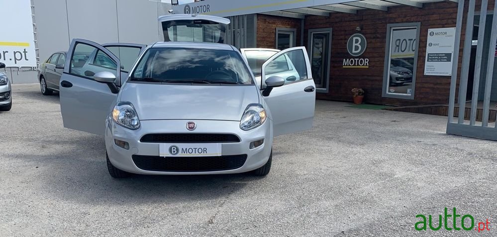 2017' Fiat Punto 1.2 Lounge photo #4