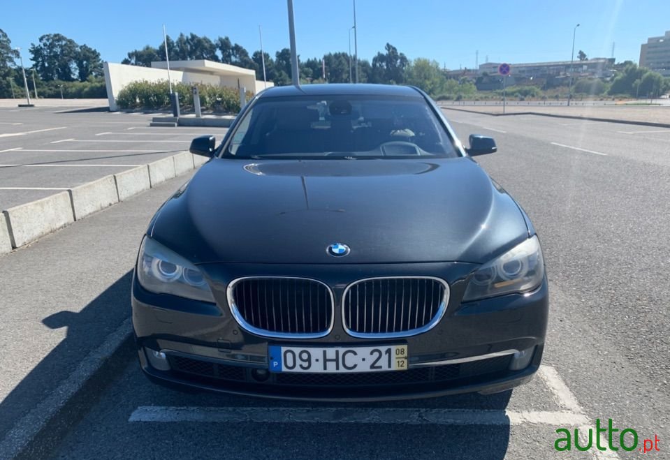 2008' BMW 730 photo #2
