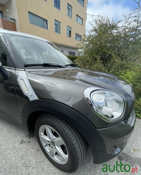 2012' MINI Countryman Cooper D photo #3