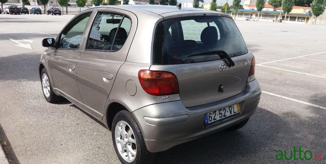 2003' Toyota Yaris 1.0 Caixa Automatica photo #2