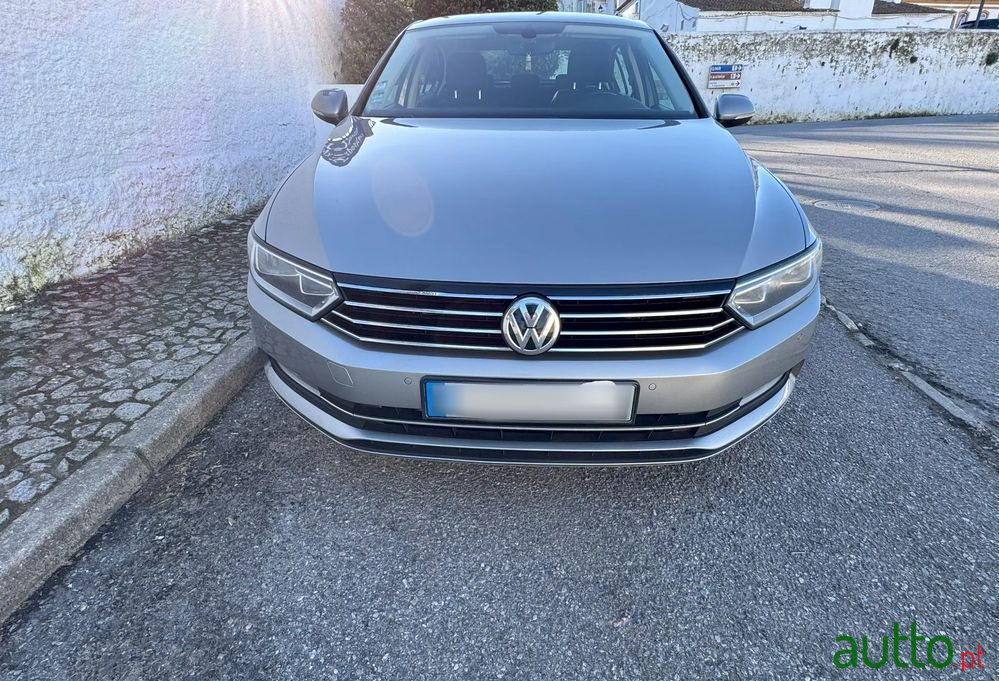 2016' Volkswagen Passat photo #1