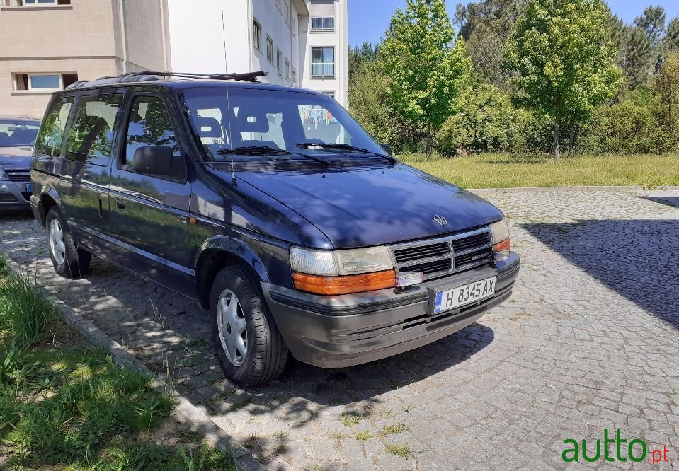 1995' Chrysler Voyager photo #1