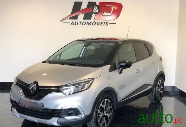 2019' Renault Captur photo #1