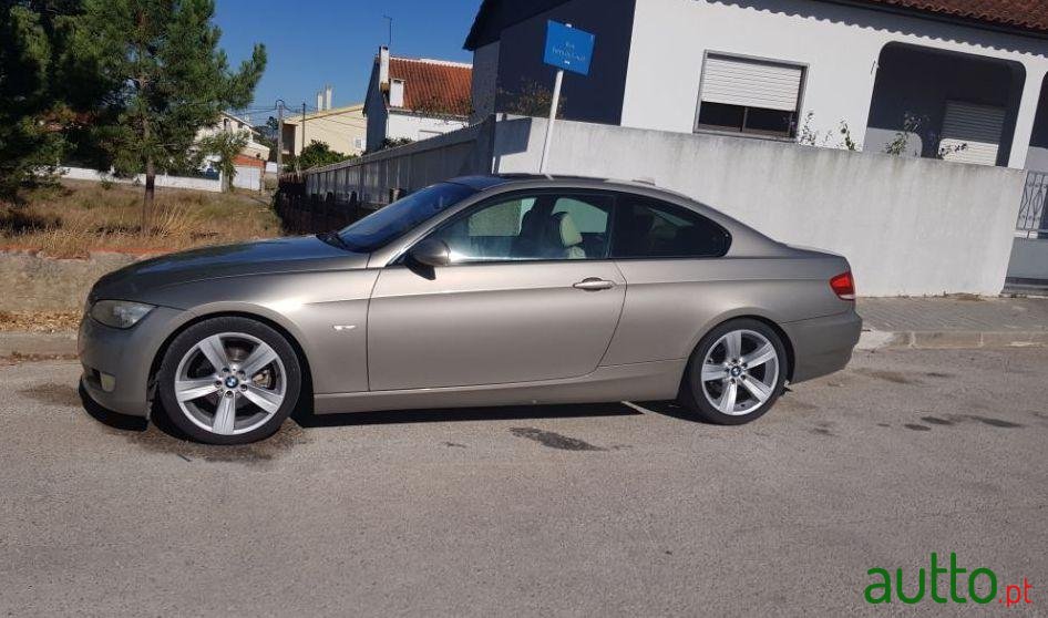 2007' BMW 320 Coupe photo #2