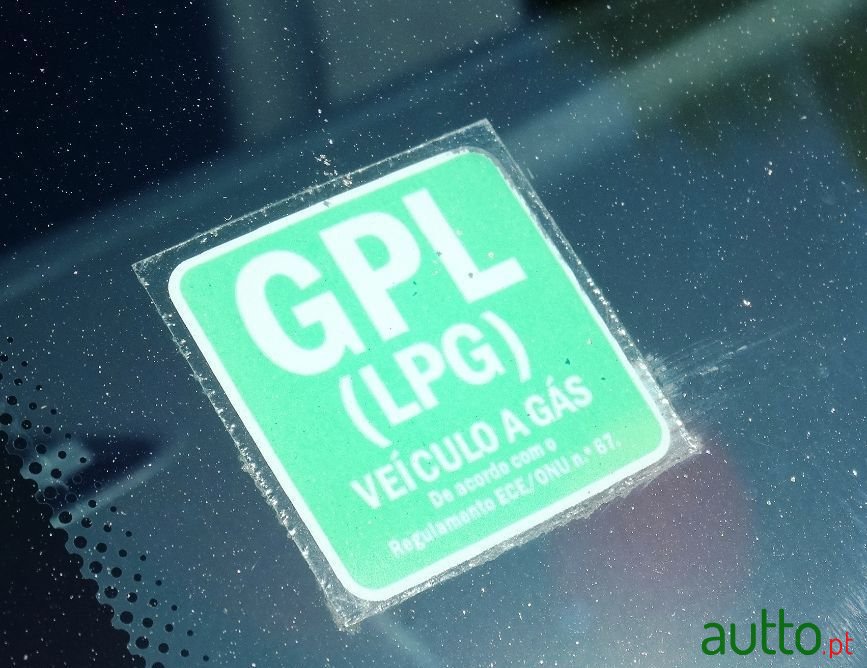 2010' Chevrolet Cruze photo #2