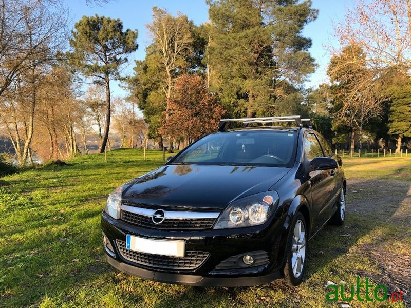 2007' Opel Astra Gtc photo #4