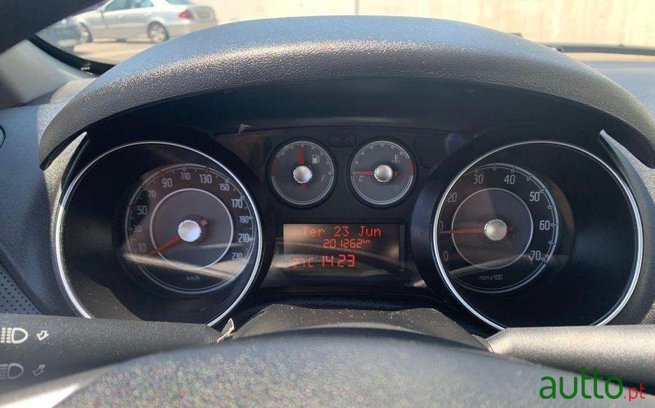 2011' Fiat Punto Evo photo #3