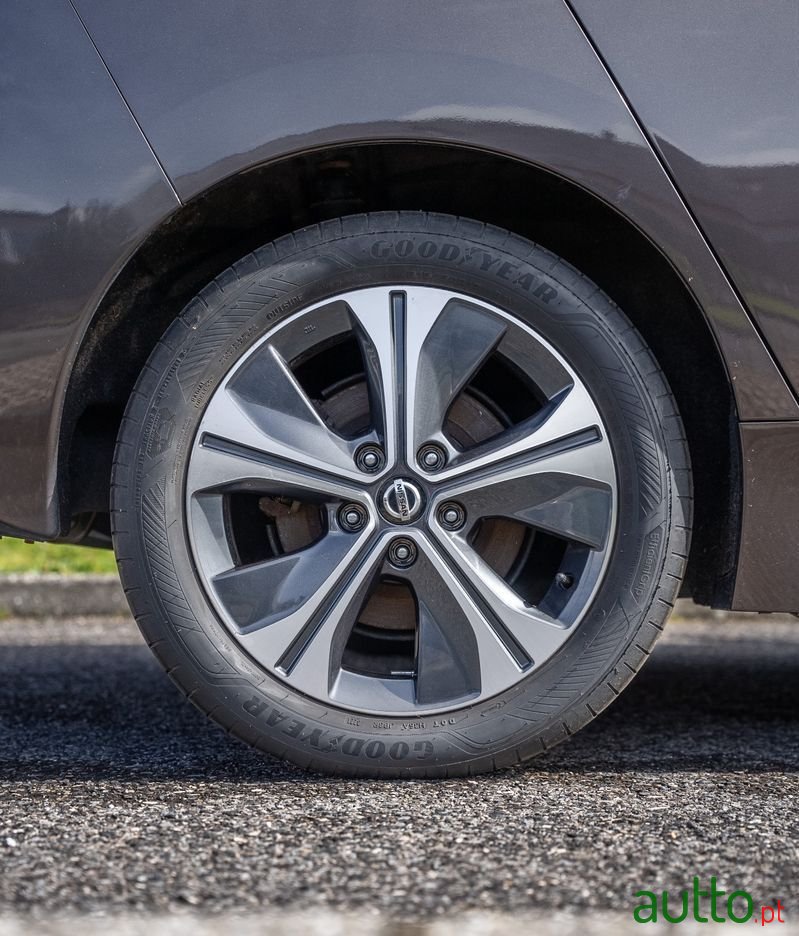 2024' Nissan Leaf N-Connecta photo #6
