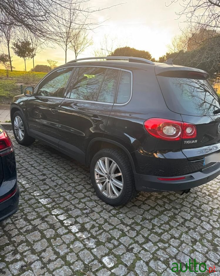 2008' Volkswagen Tiguan photo #2