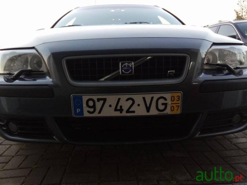 2003' Volvo V70 2.5 T Premium photo #2