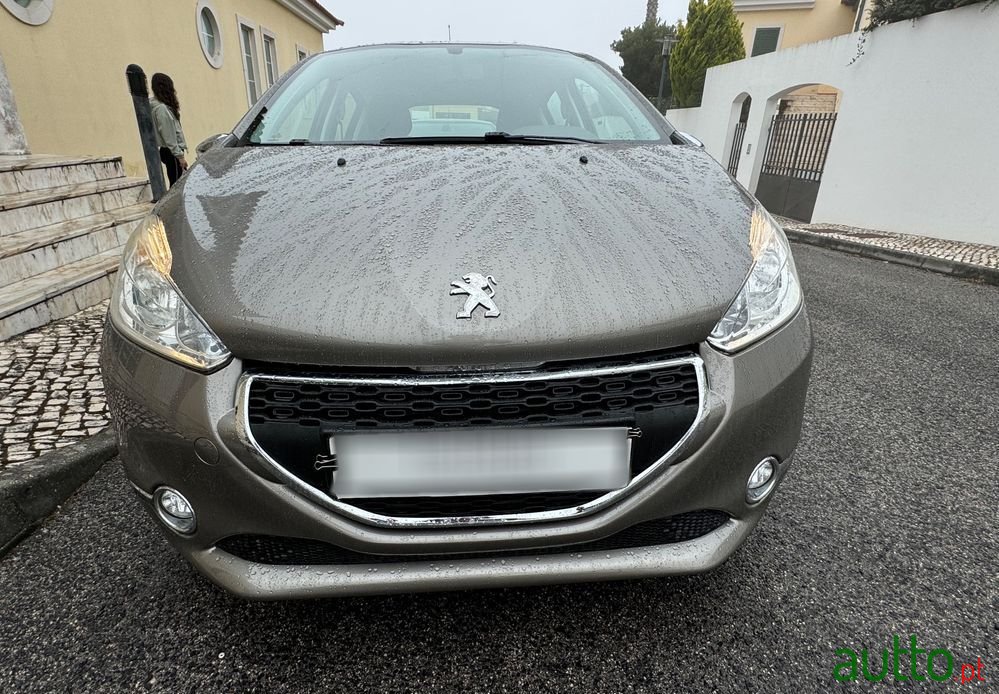 2014' Peugeot 208 photo #3