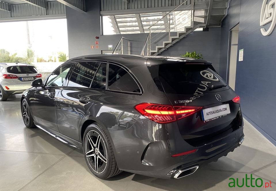 2022' Mercedes-Benz C-300 photo #3