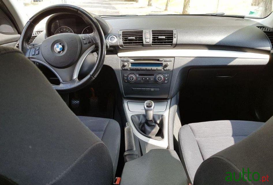 2009' BMW 118 D photo #4