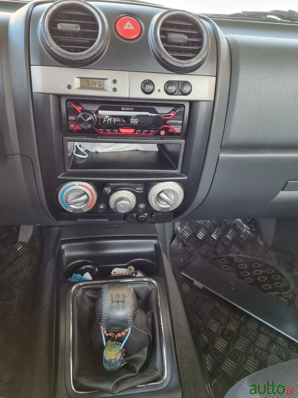 2012' Isuzu D-Max photo #5