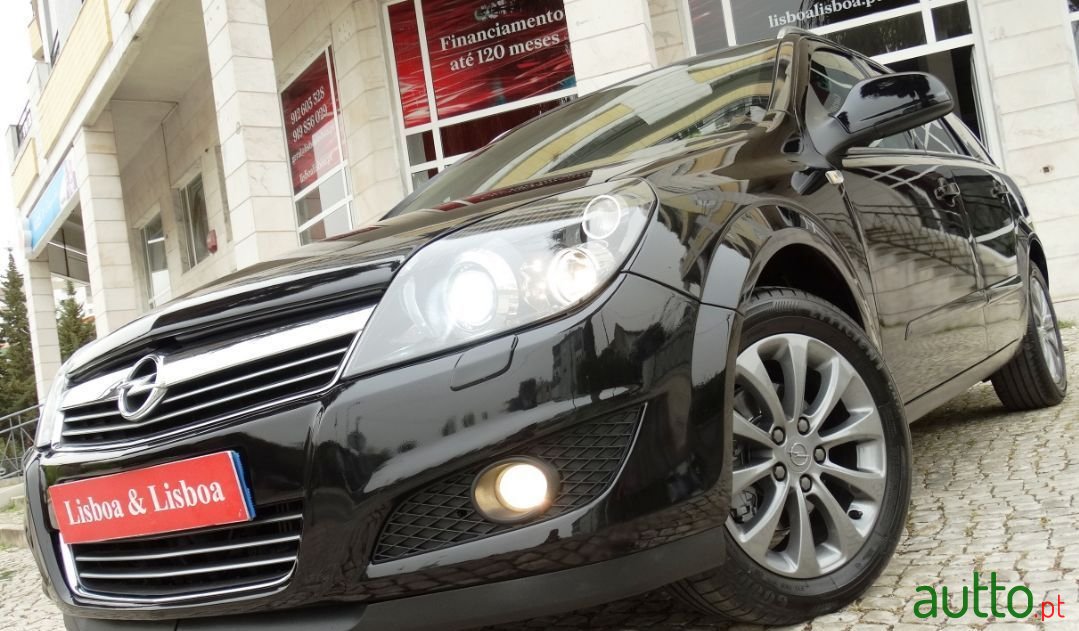 2010' Opel Astra Caravan photo #1