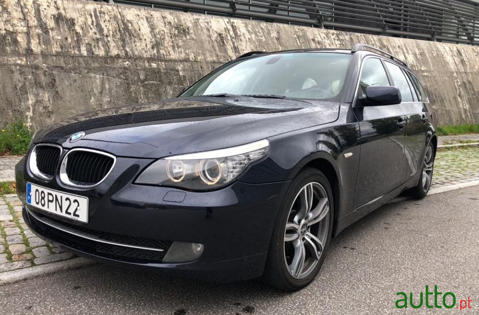 2008' BMW 520 photo #2