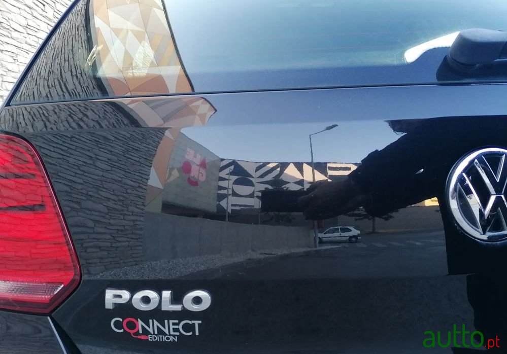 2017' Volkswagen Polo 1.0 Connect photo #4