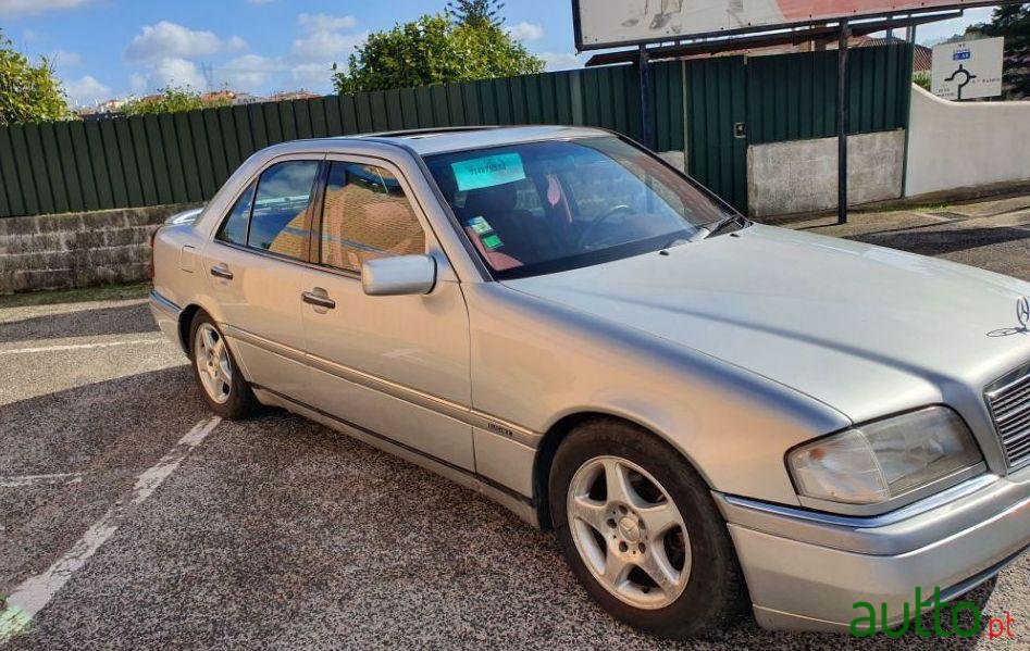 1993' Mercedes-Benz C-220 photo #3