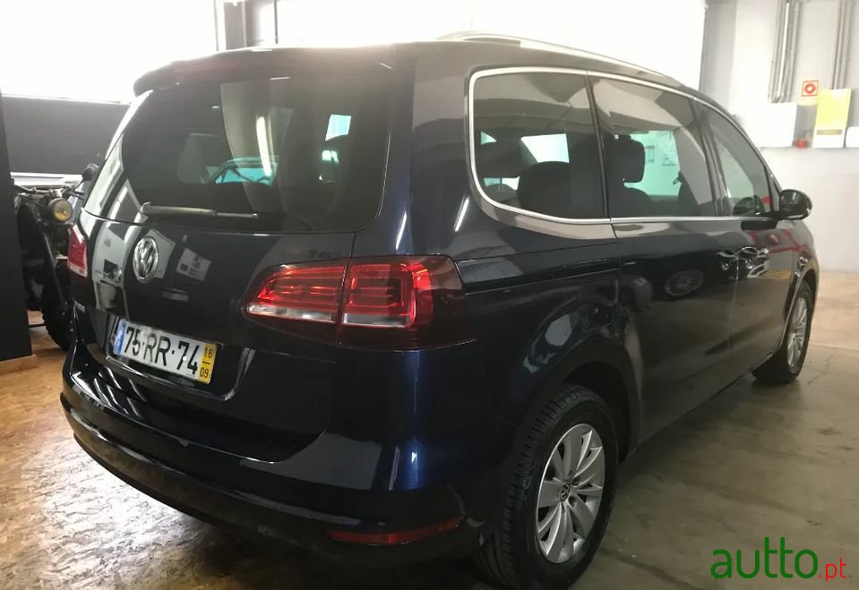 2016' Volkswagen Sharan photo #5