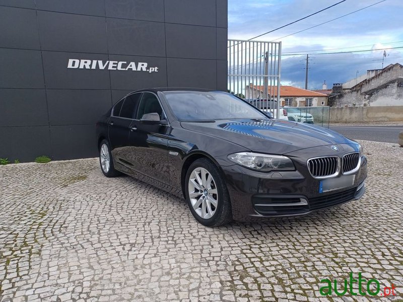 2016' BMW Série 5 D Ed Line Sport photo #3
