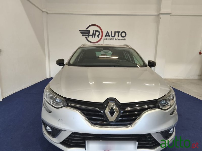 2019' Renault Mégane Sport Tourer photo #1