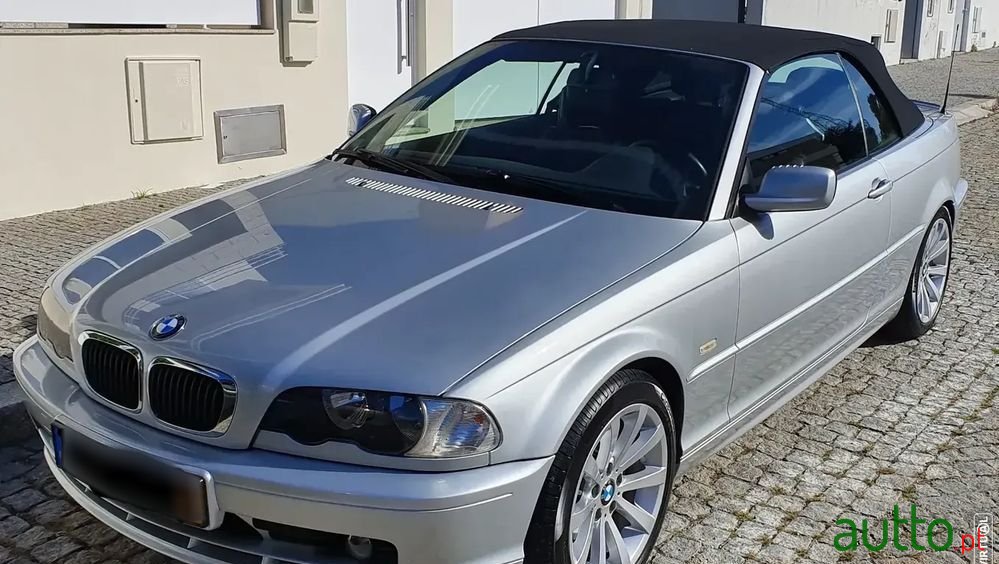 2002' BMW 318 Ci Cabrio photo #1