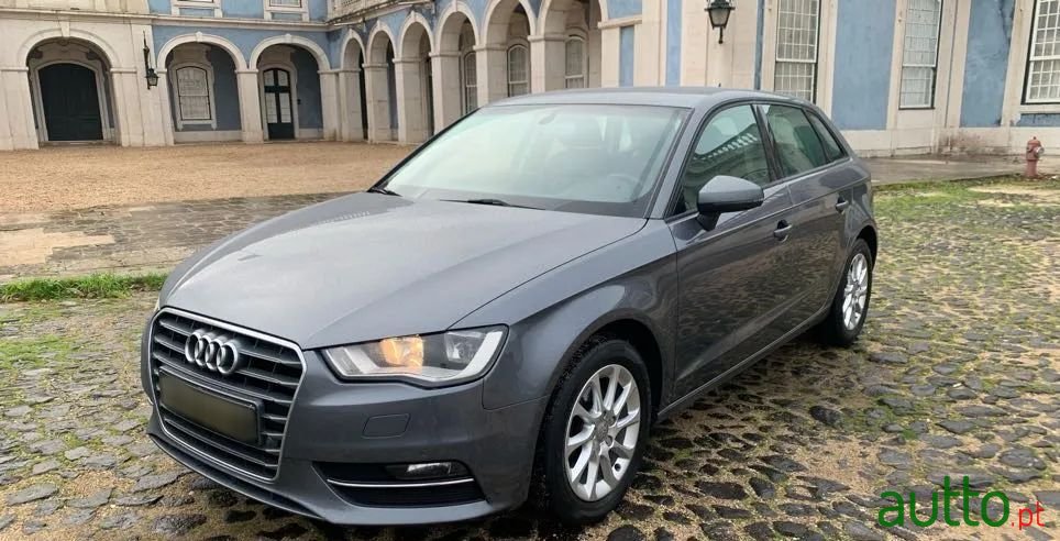 2015' Audi A3 Sportback photo #2