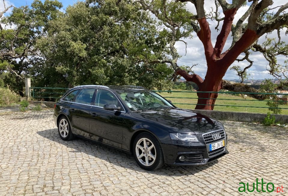 2010' Audi A4 Avant photo #4