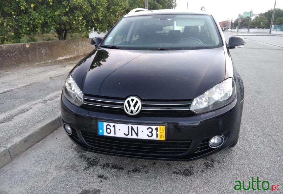 2010' Volkswagen Golf Variant photo #1