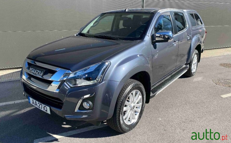 2020' Isuzu photo #2