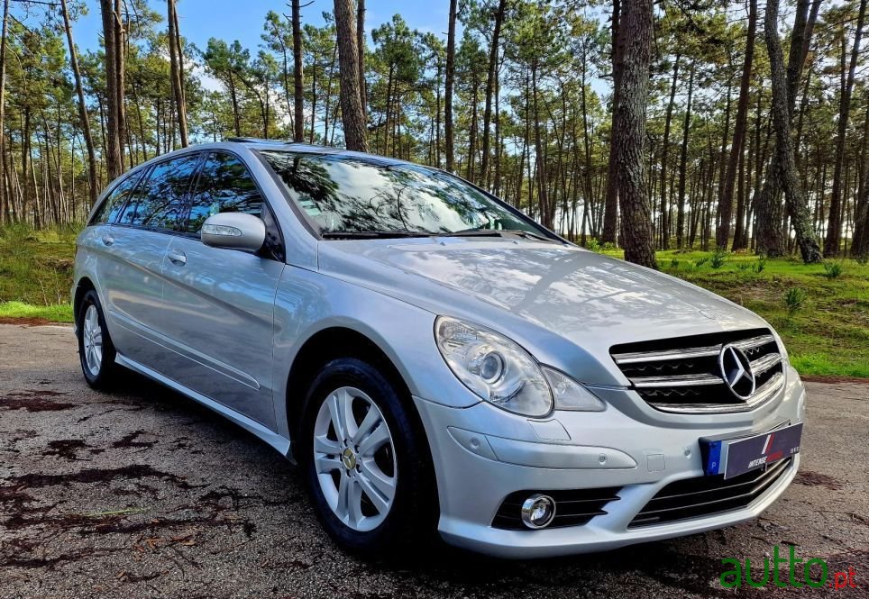 2009' Mercedes-Benz R-350 photo #1