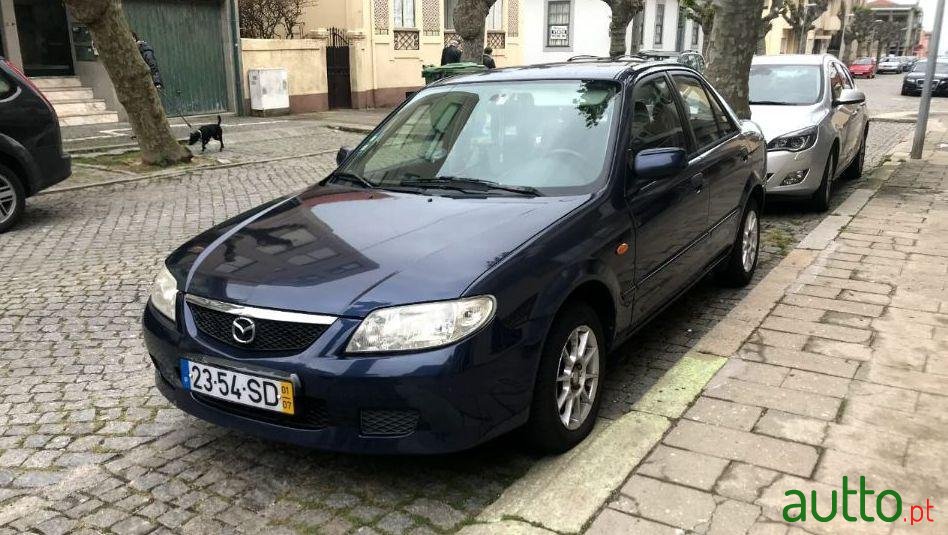 2001' Mazda 323 photo #2