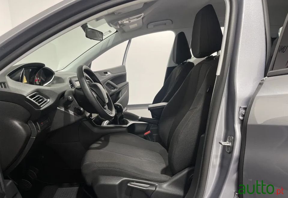 2017' Peugeot 308 Sw photo #6