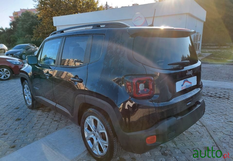 2019' Jeep Renegade photo #3