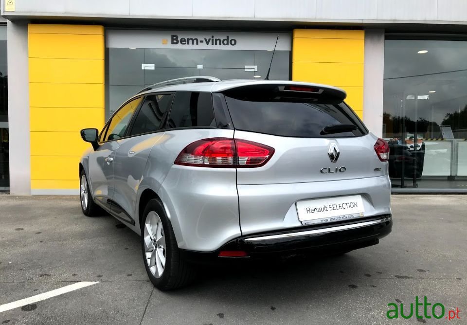 2019' Renault Clio Sport Tourer photo #4