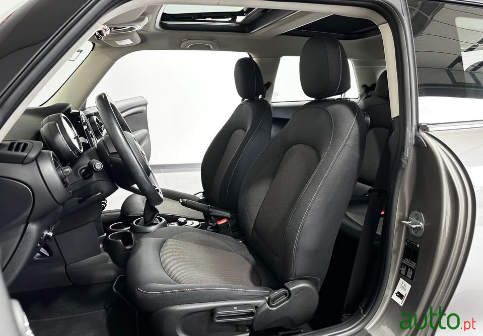 2018' MINI One photo #6