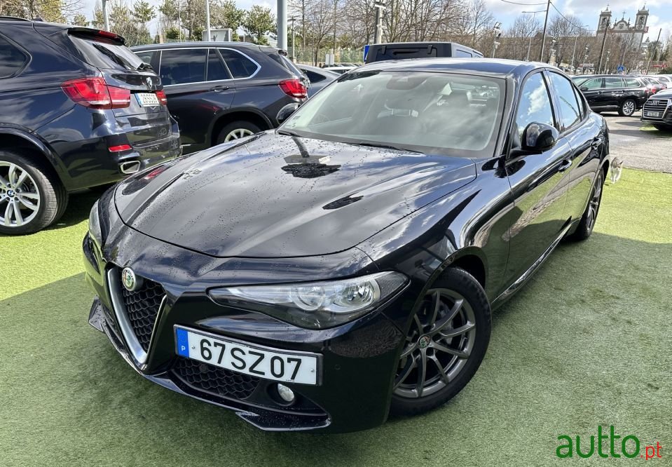 2017' Alfa Romeo Giulia photo #4