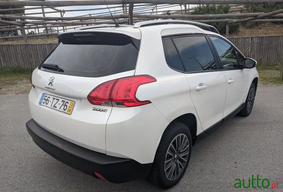 2013' Peugeot 2008 photo #5