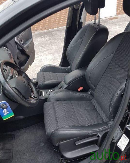 2014' Renault Megane Sport Tourer photo #3