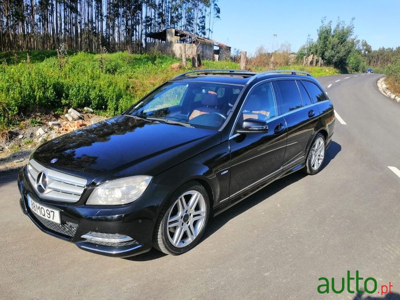 2009' Mercedes-Benz C-220 photo #2