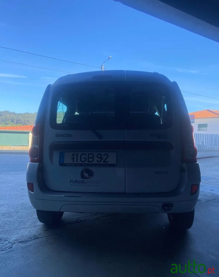 2008' Dacia Logan Mcv photo #4