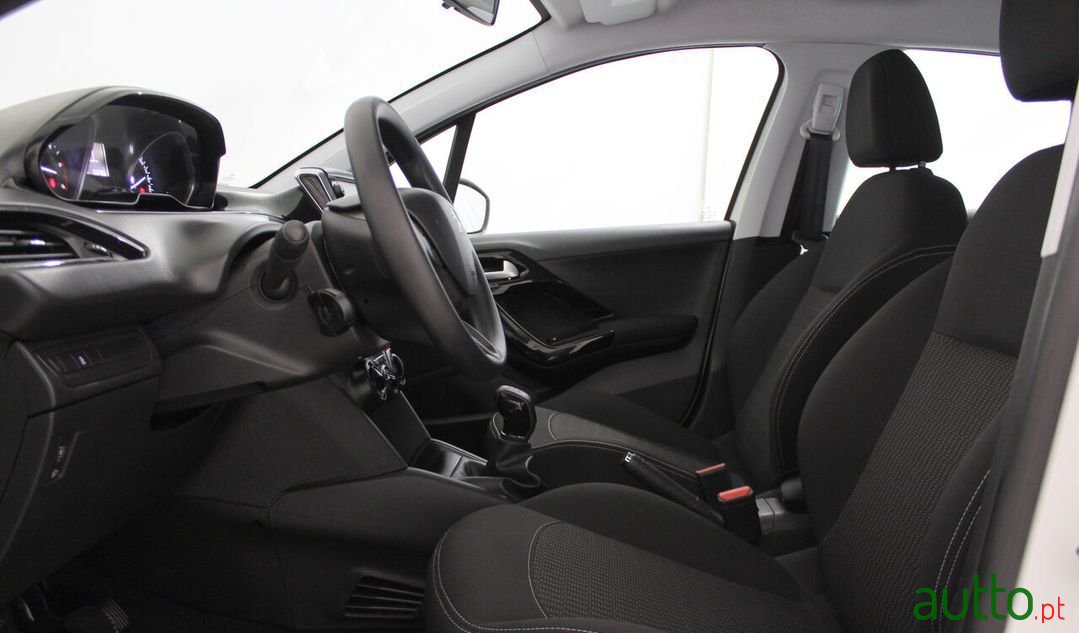 2017' Peugeot 208 photo #4