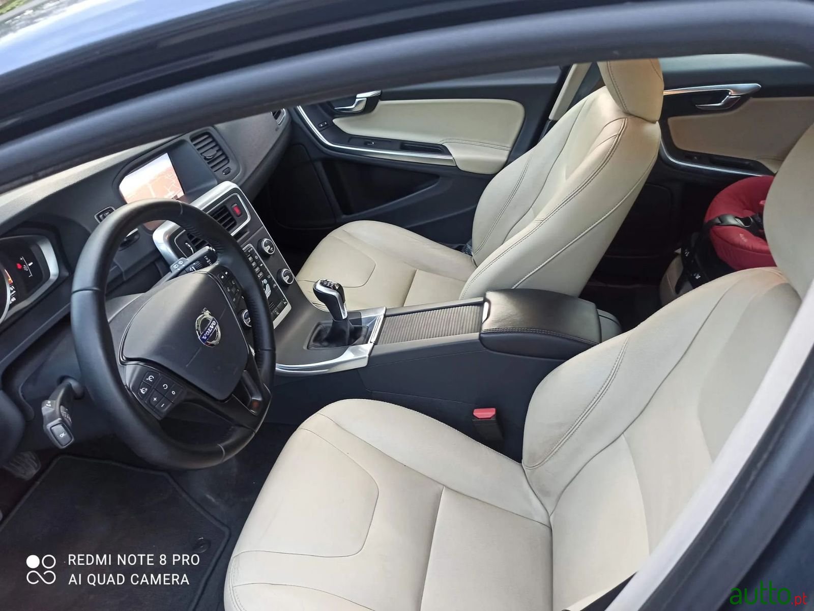 2017' Volvo V60 Cross Country photo #5