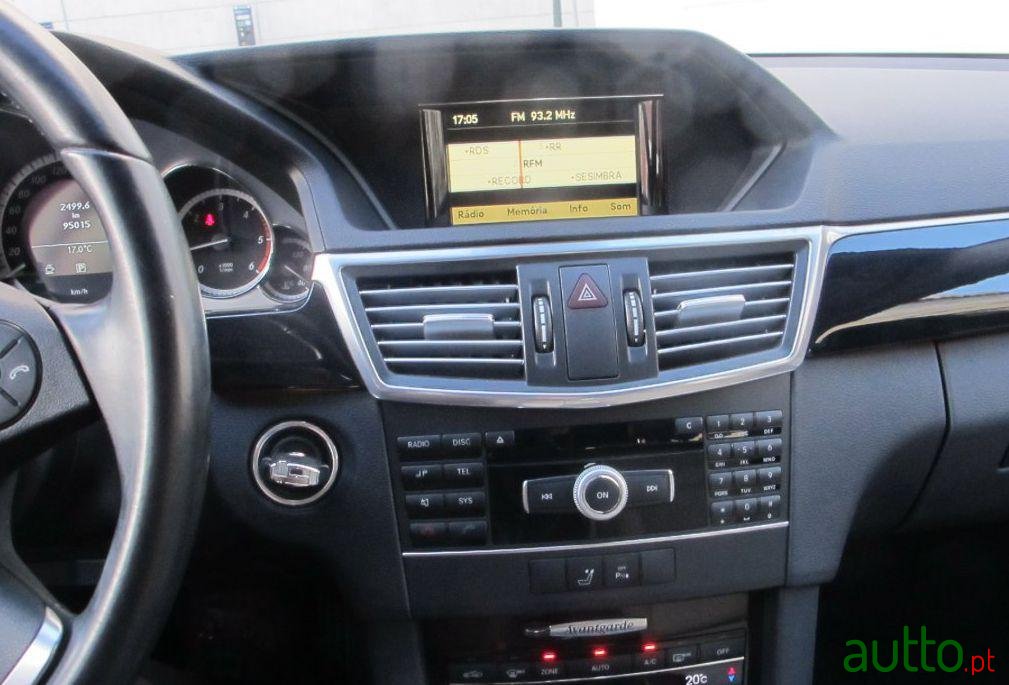 2011' Mercedes-Benz CDi Avantgarde BlueEfficiency photo #2