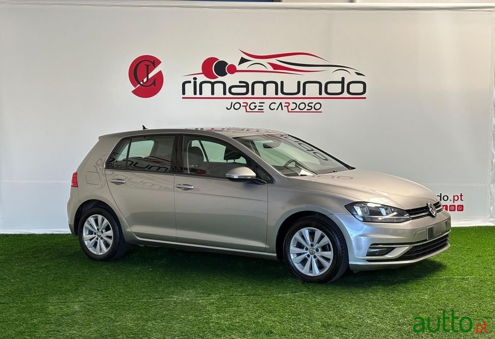 2017' Volkswagen Golf photo #1