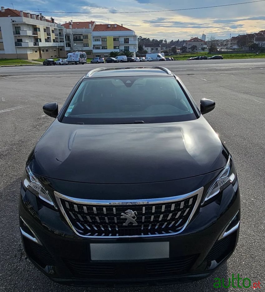 2020' Peugeot 5008 photo #2